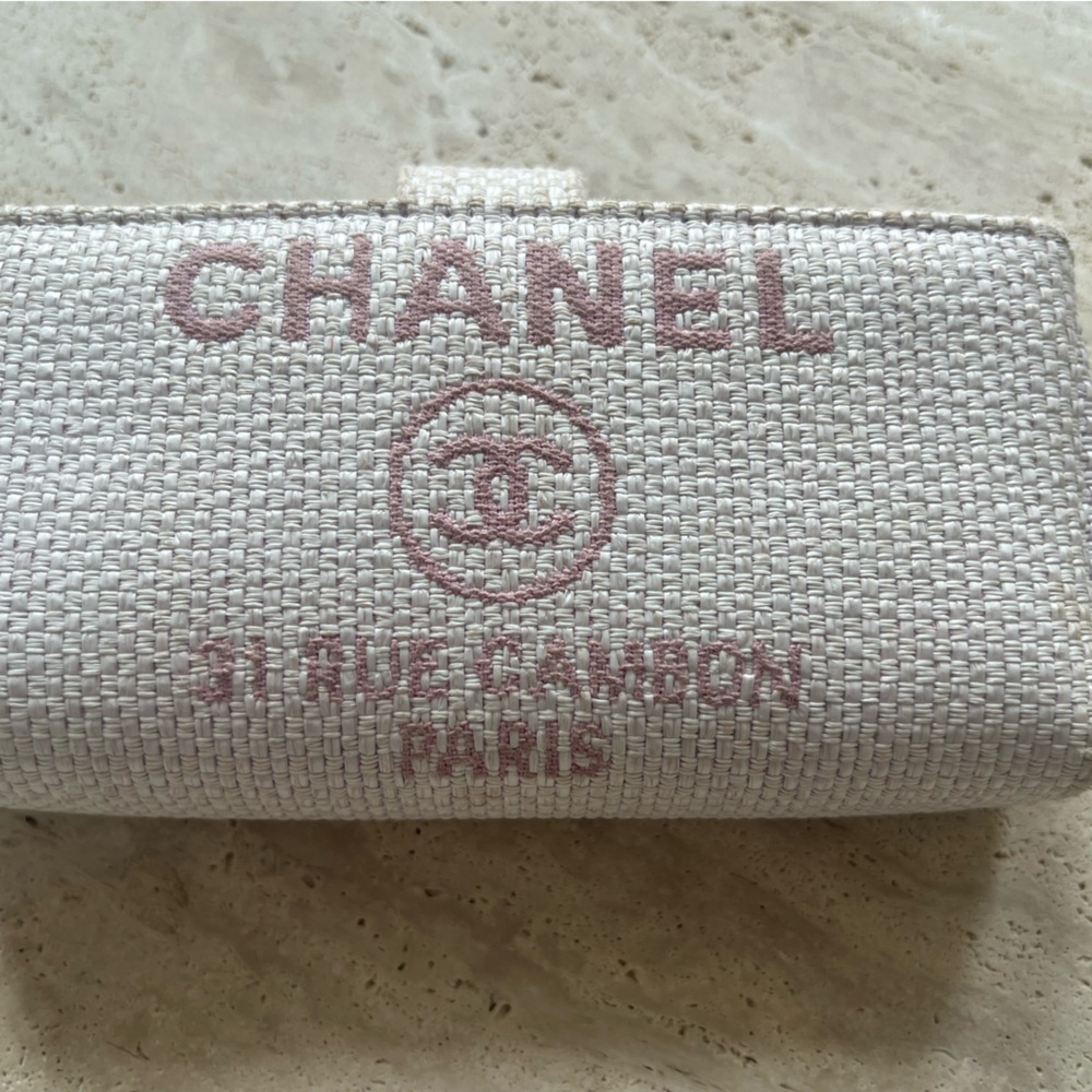CHANEL 💯 Authentic Deauville mini bag  CUTE!! Unicorn 💕💕 rare - Picture 6 of 11